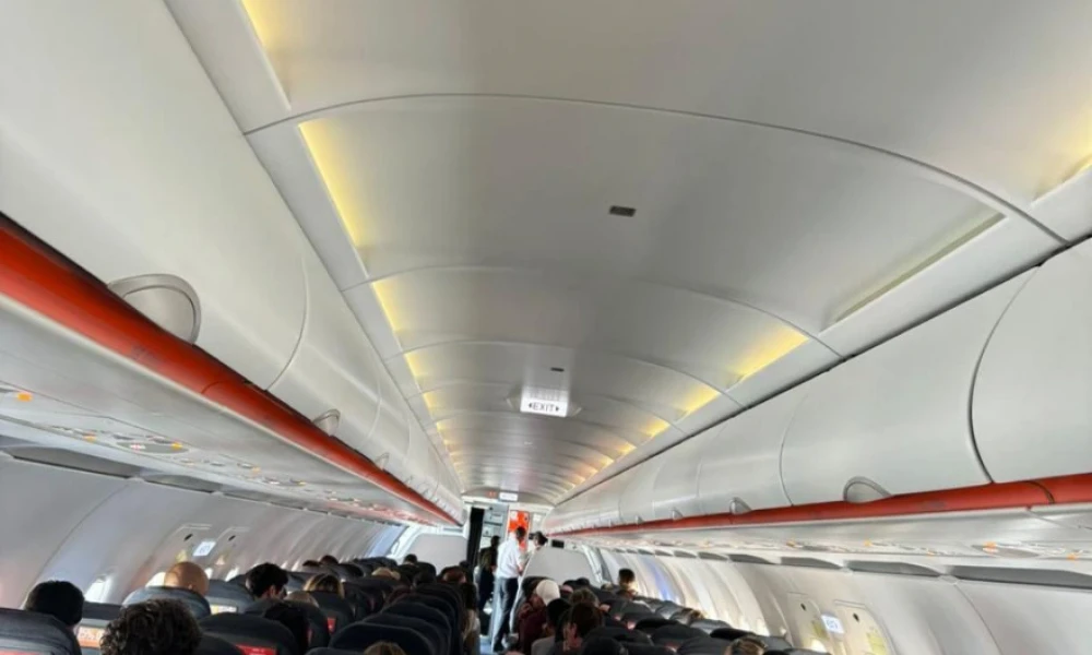 Αναστάτωση για επιβάτες πτήσης με προορισμό τη Μύκονο-Δεν μπορούσε να προσγειωθεί εξαιτίας των ανέμων (Βίντεο)